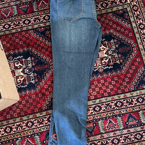 Jean with nice embroidered - Picture 4 of 4